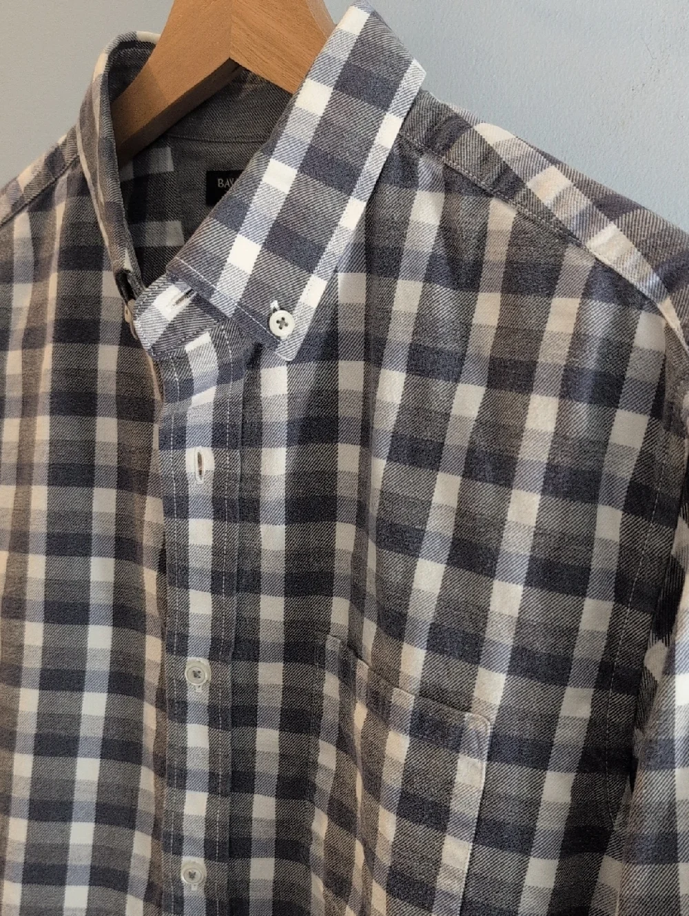 Banana Republic Men's Medium Slim Fit Luxe Flannel Button Down Plaid Shirt